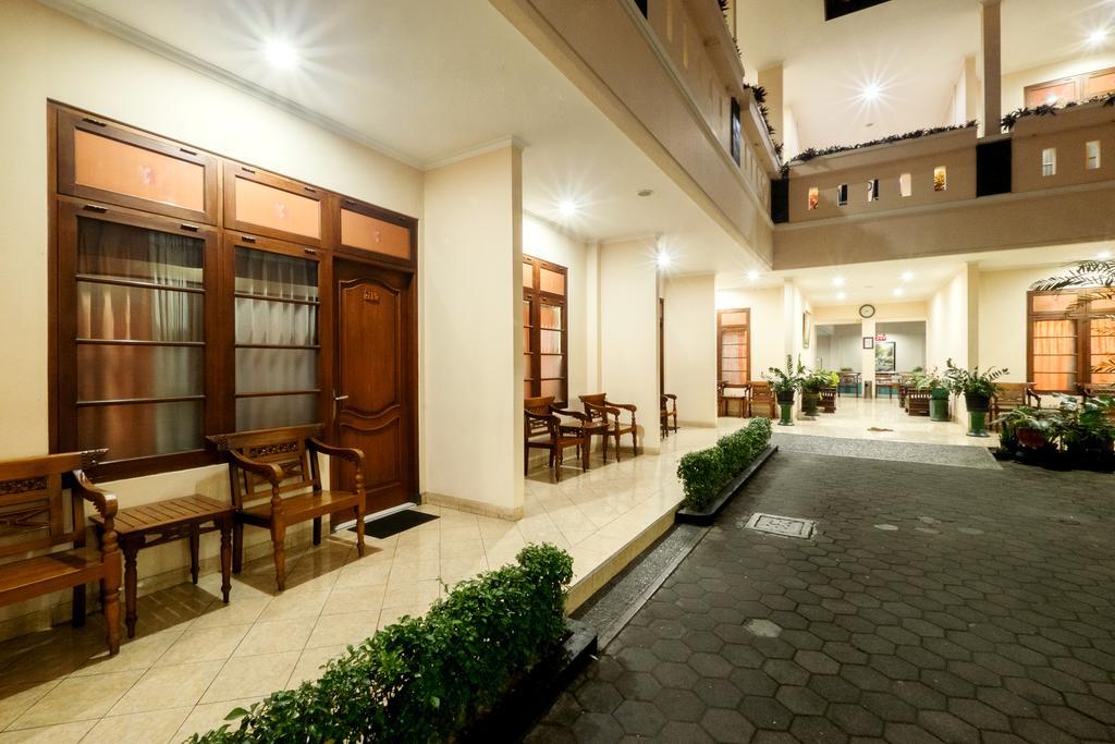 Malioboro Inn Hotel Yogyakarta Dış mekan fotoğraf